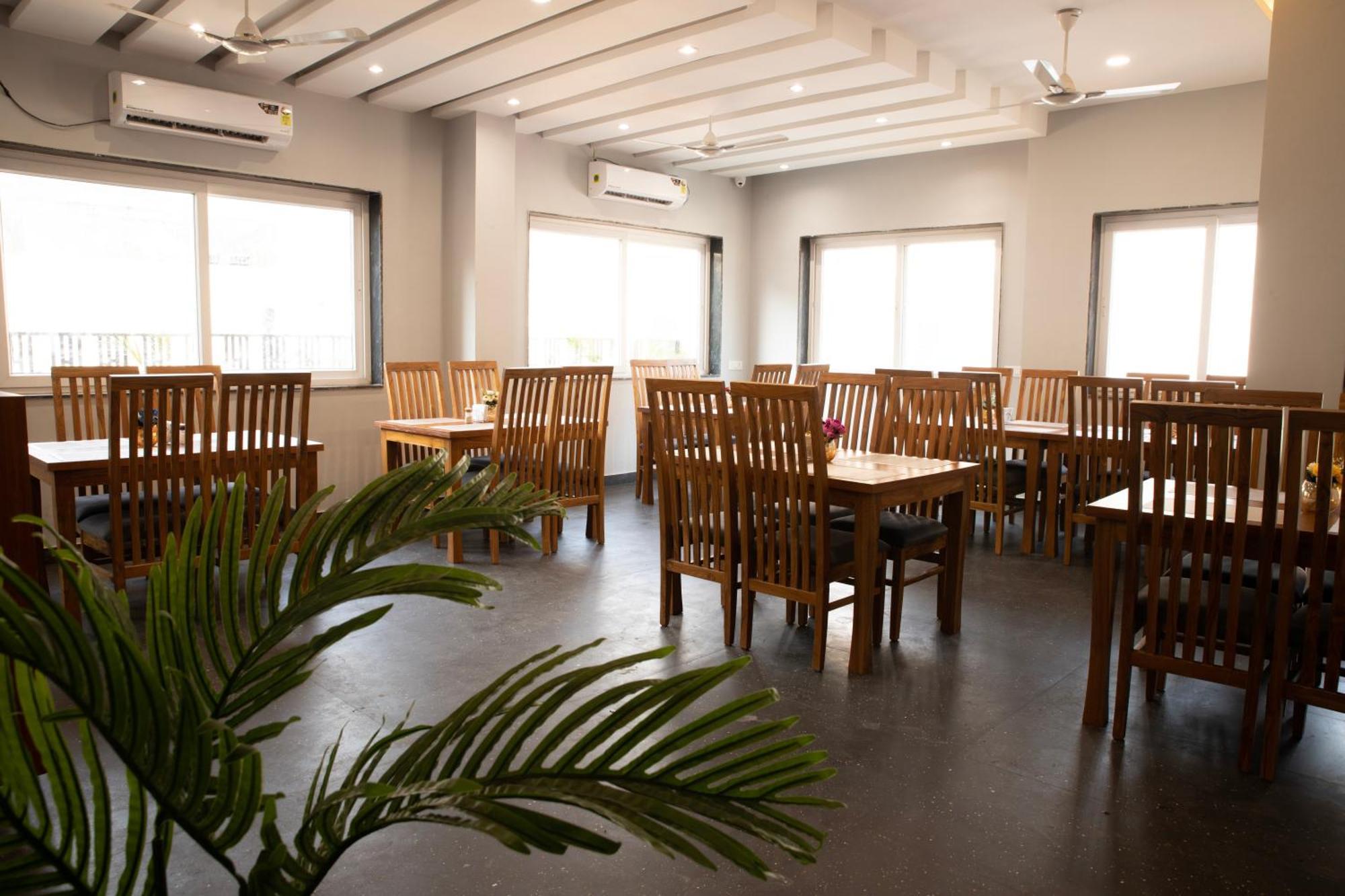 Perfectstayz Heritage Near Neem Beach Rishikesh Exterior photo